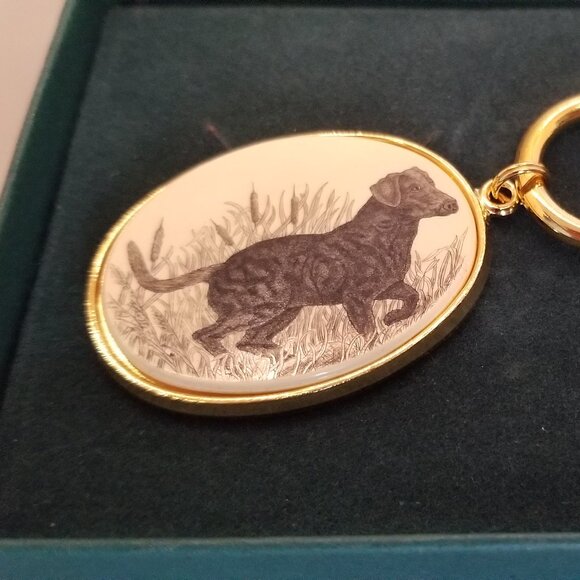 Beautiful vintage Barlow scrimshaw Labrador Retriever keychain - Picture 2 of 8